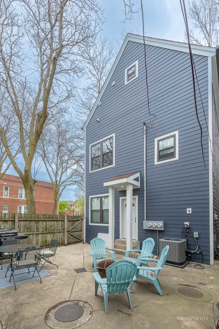 Chicago, Illinois, 60618, United States, 9 Bedrooms Bedrooms, ,Residential,For Sale,1977178