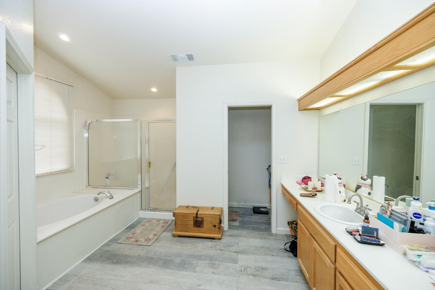 Gustine, California, 95322, United States, 4 Bedrooms Bedrooms, ,3 BathroomsBathrooms,Residential,For Sale,1975673