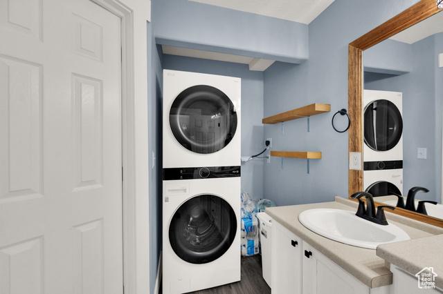 West Valley City, Utah, 84128, United States, 6 Bedrooms Bedrooms, ,3 BathroomsBathrooms,Residential,For Sale,1976831