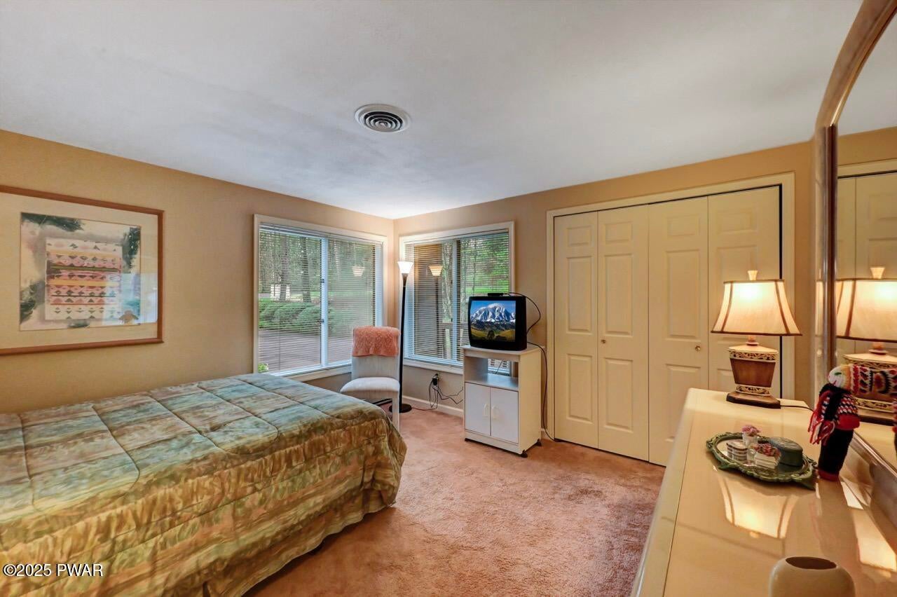 Lords Valley, Pennsylvania, 18428, United States, 5 Bedrooms Bedrooms, ,3 BathroomsBathrooms,Residential,For Sale,1977416