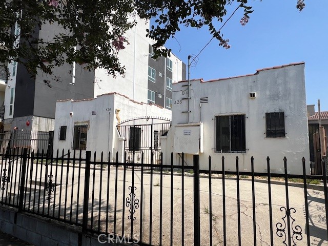 Los Angeles, California, 90004, United States, ,Residential,For Sale,1789343
