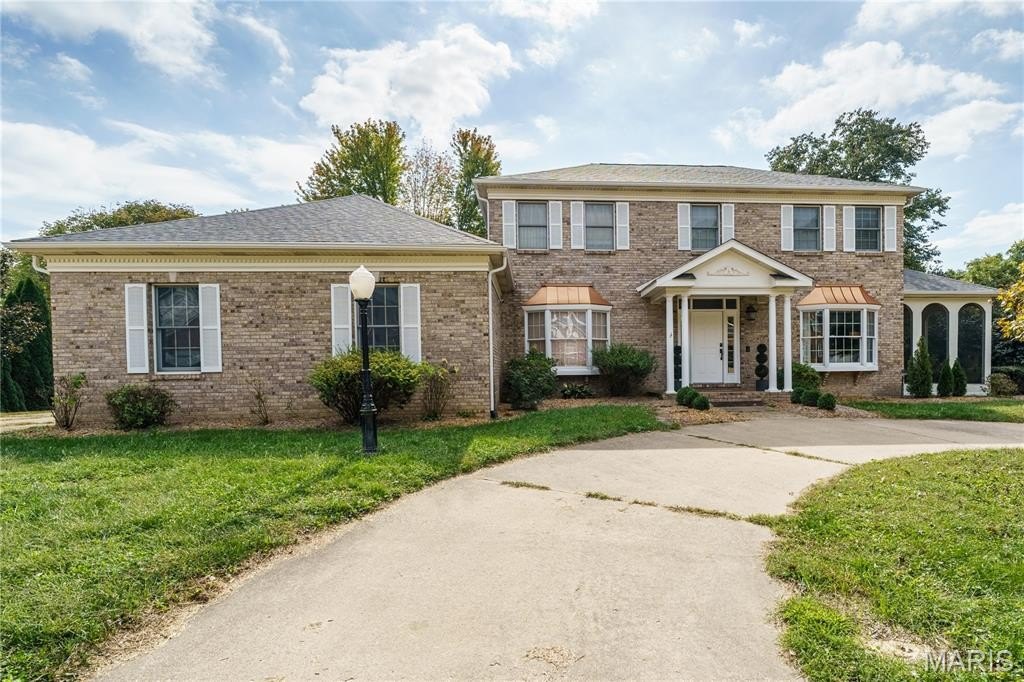 Glen Carbon, Illinois, 62034, United States, 5 Bedrooms Bedrooms, ,4 BathroomsBathrooms,Residential,For Sale,1977133