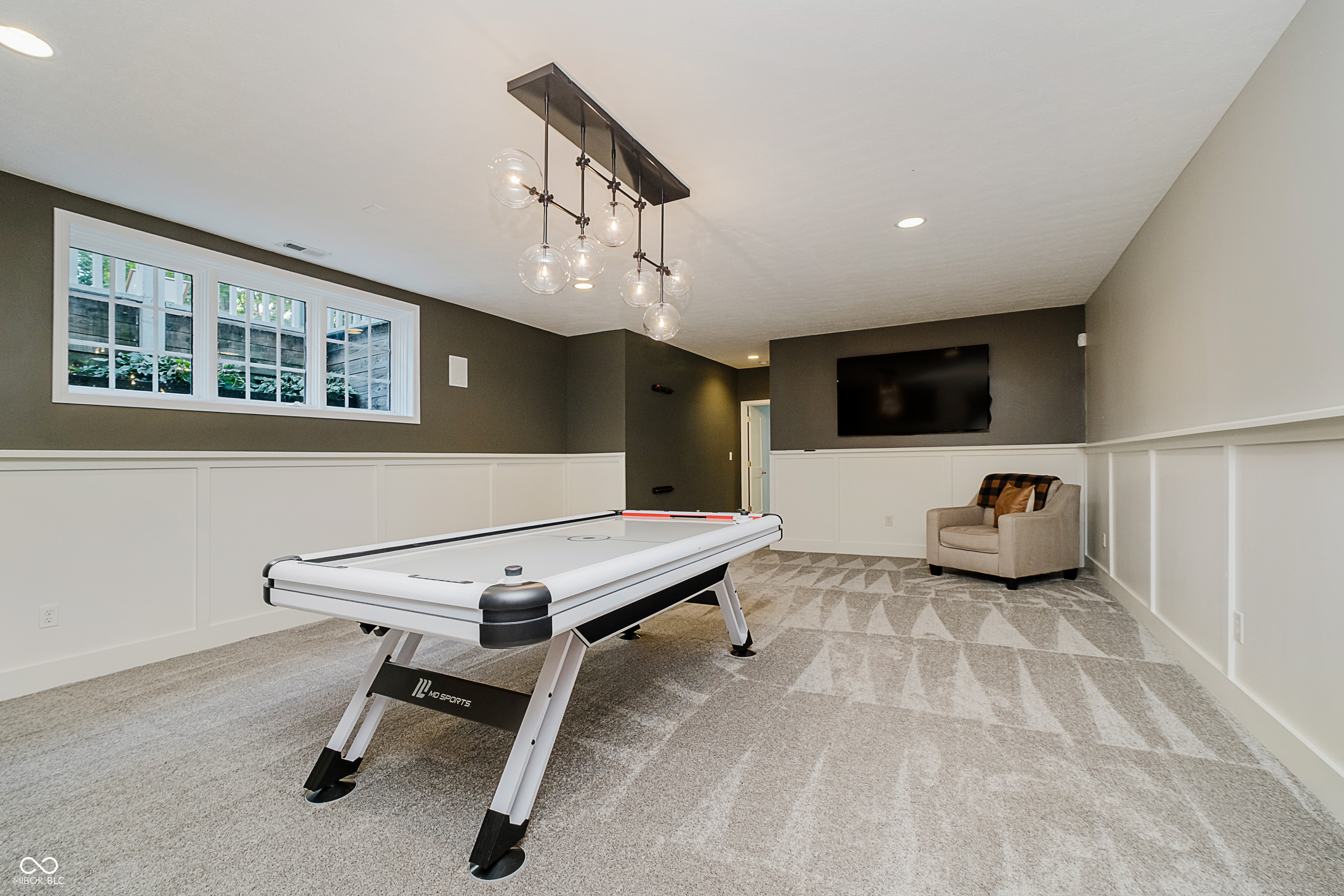 Fishers, Indiana, 46040, United States, 5 Bedrooms Bedrooms, ,5 BathroomsBathrooms,Residential,For Sale,1980240