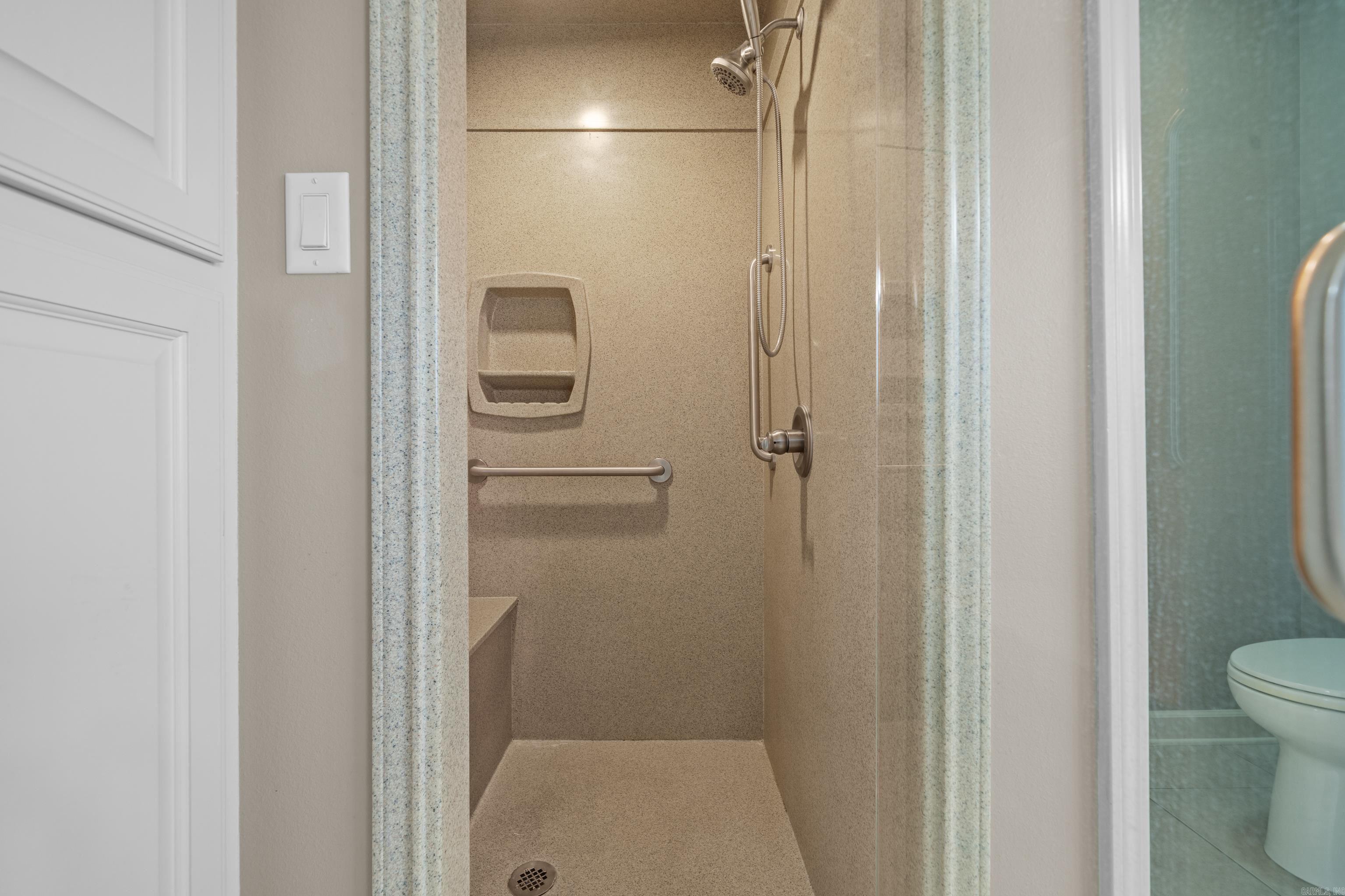 Hot Springs, Arkansas, 71913, United States, 4 Bedrooms Bedrooms, ,3 BathroomsBathrooms,Residential,For Sale,2006318