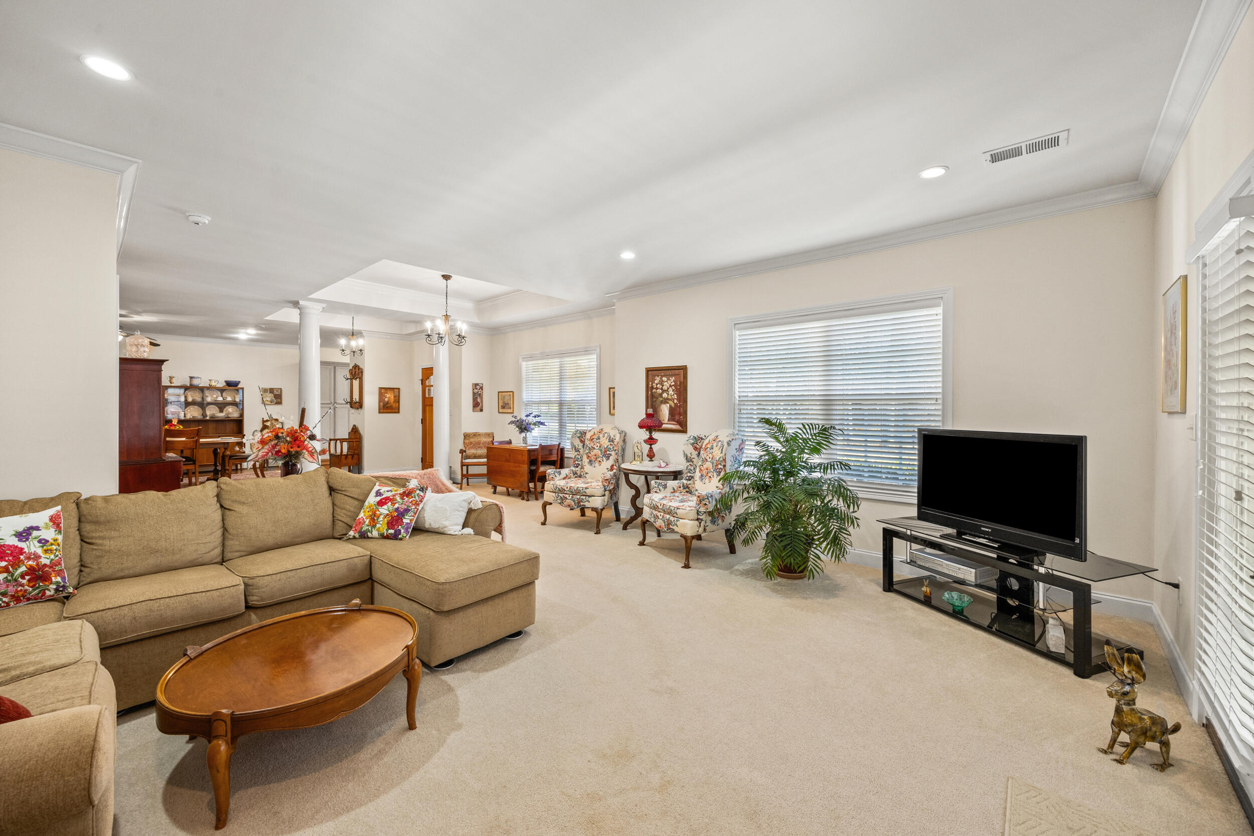 Lexington, Kentucky, 40503, United States, 2 Bedrooms Bedrooms, ,2 BathroomsBathrooms,Residential,For Sale,1995955