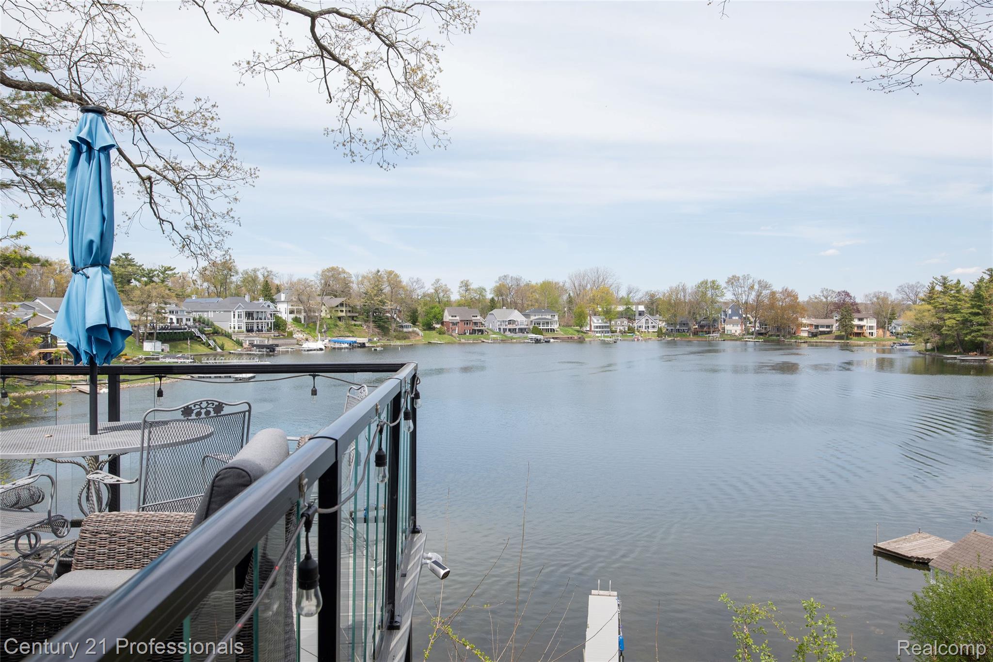 LakeOrion, Michigan, 48362, United States, 2 Bedrooms Bedrooms, ,2 BathroomsBathrooms,Residential,For Sale,2005398
