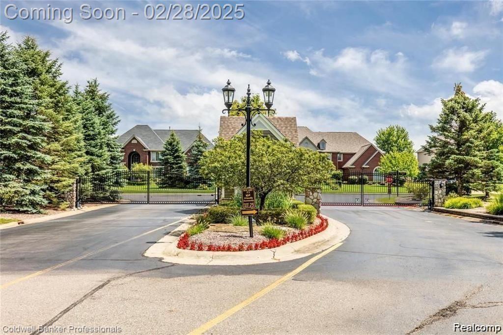 Oakland, Michigan, 48363, United States, 4 Bedrooms Bedrooms, ,6 BathroomsBathrooms,Residential,For Sale,1986538