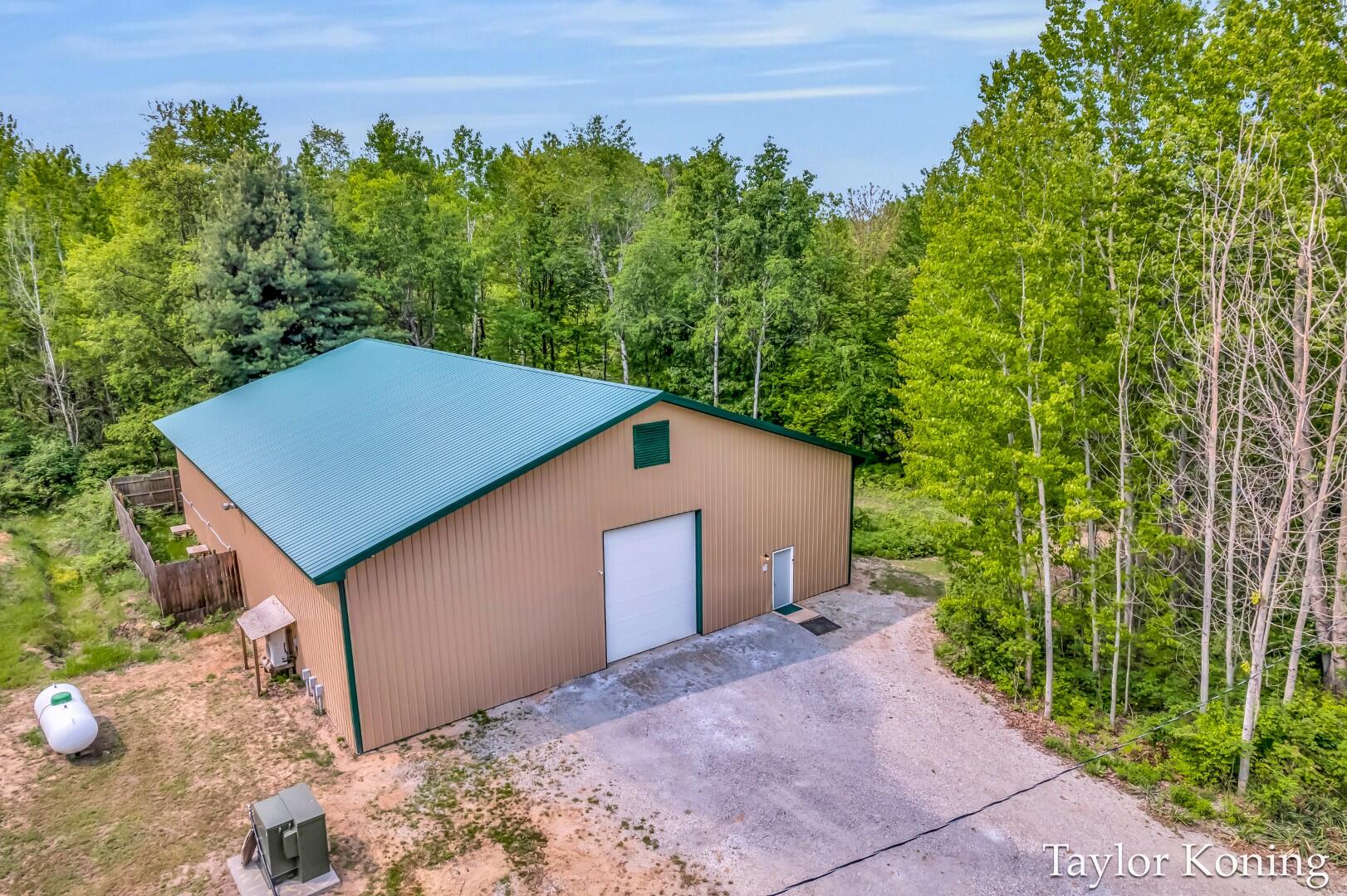 Hart, Michigan, 49420, United States, 2 Bedrooms Bedrooms, ,2 BathroomsBathrooms,Residential,For Sale,1949749