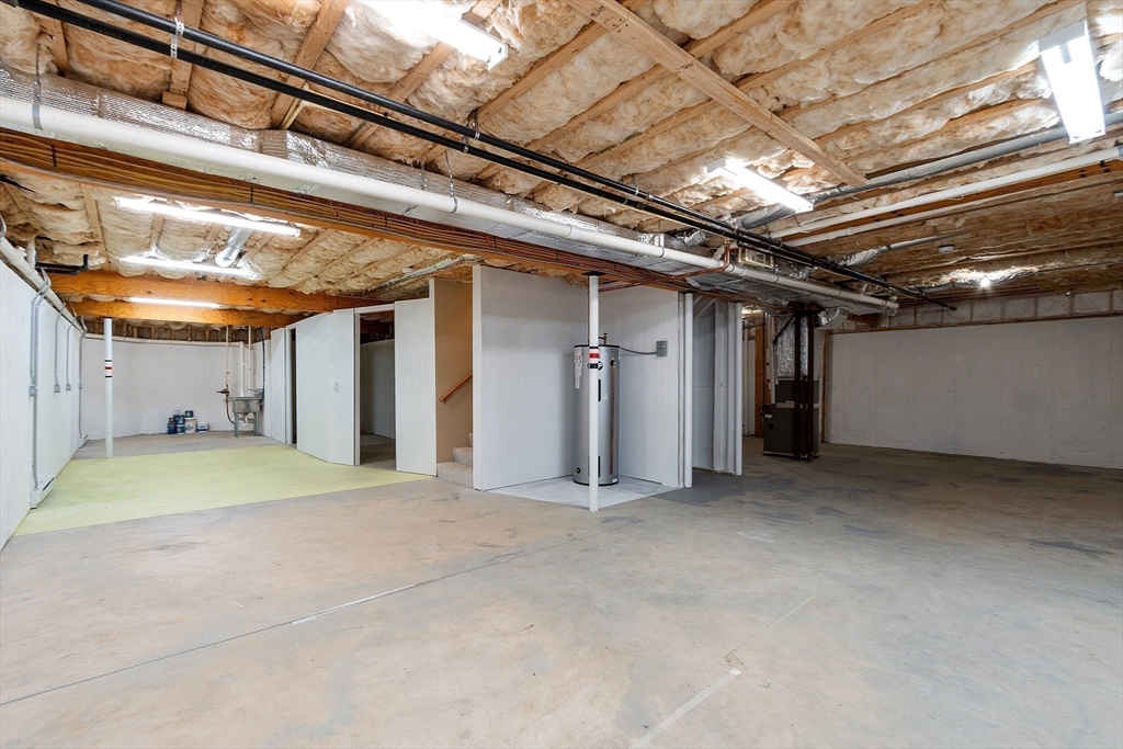 Lynnfield, Massachusetts, 01940, United States, 2 Bedrooms Bedrooms, ,3 BathroomsBathrooms,Residential,For Sale,1991893