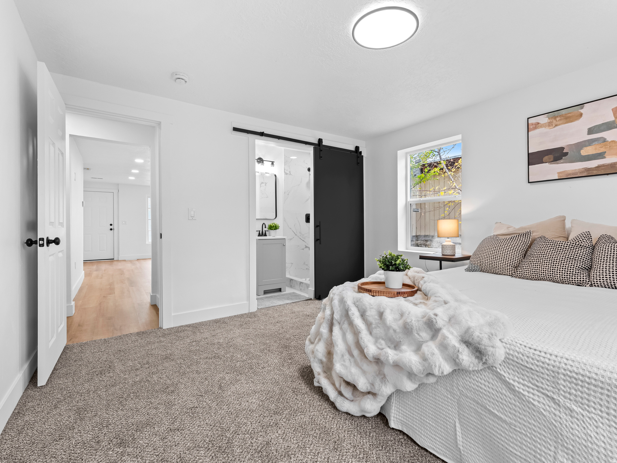 Murray, Utah, 84117, United States, 6 Bedrooms Bedrooms, ,2 BathroomsBathrooms,Residential,For Sale,1989540