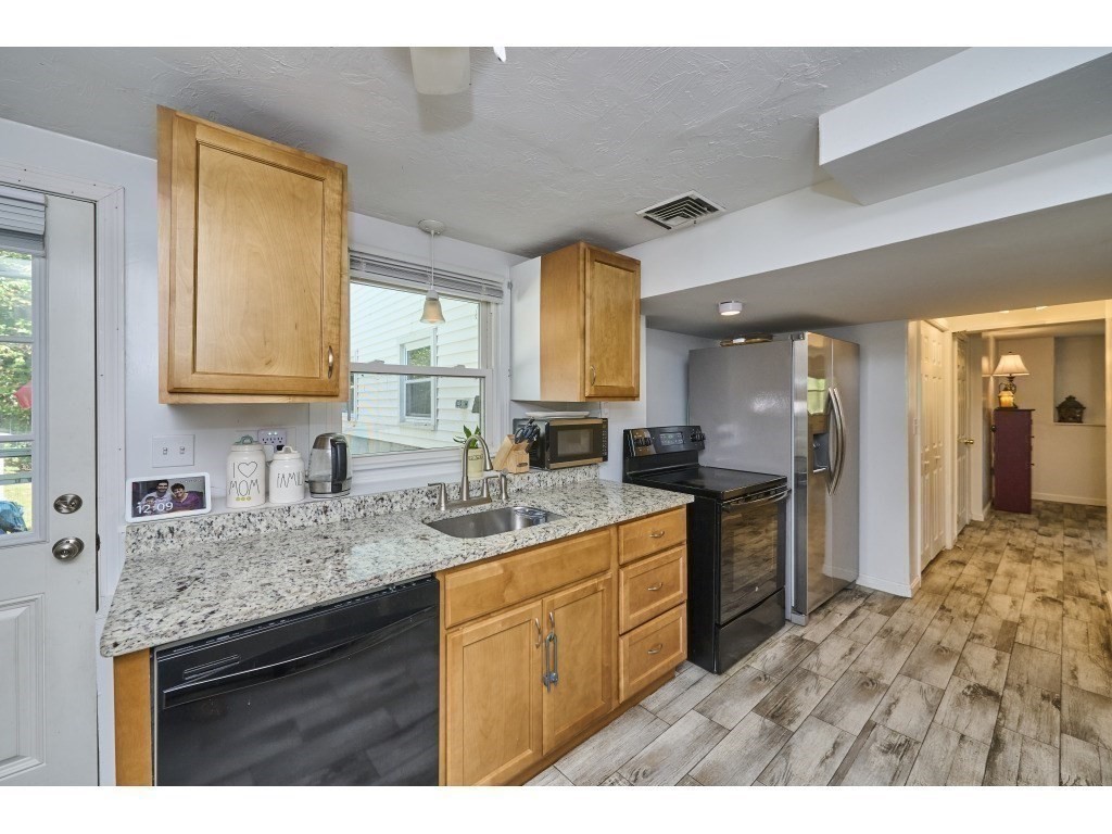 Stoughton, Massachusetts, 02072, United States, 7 Bedrooms Bedrooms, ,5 BathroomsBathrooms,Residential,For Sale,1943910