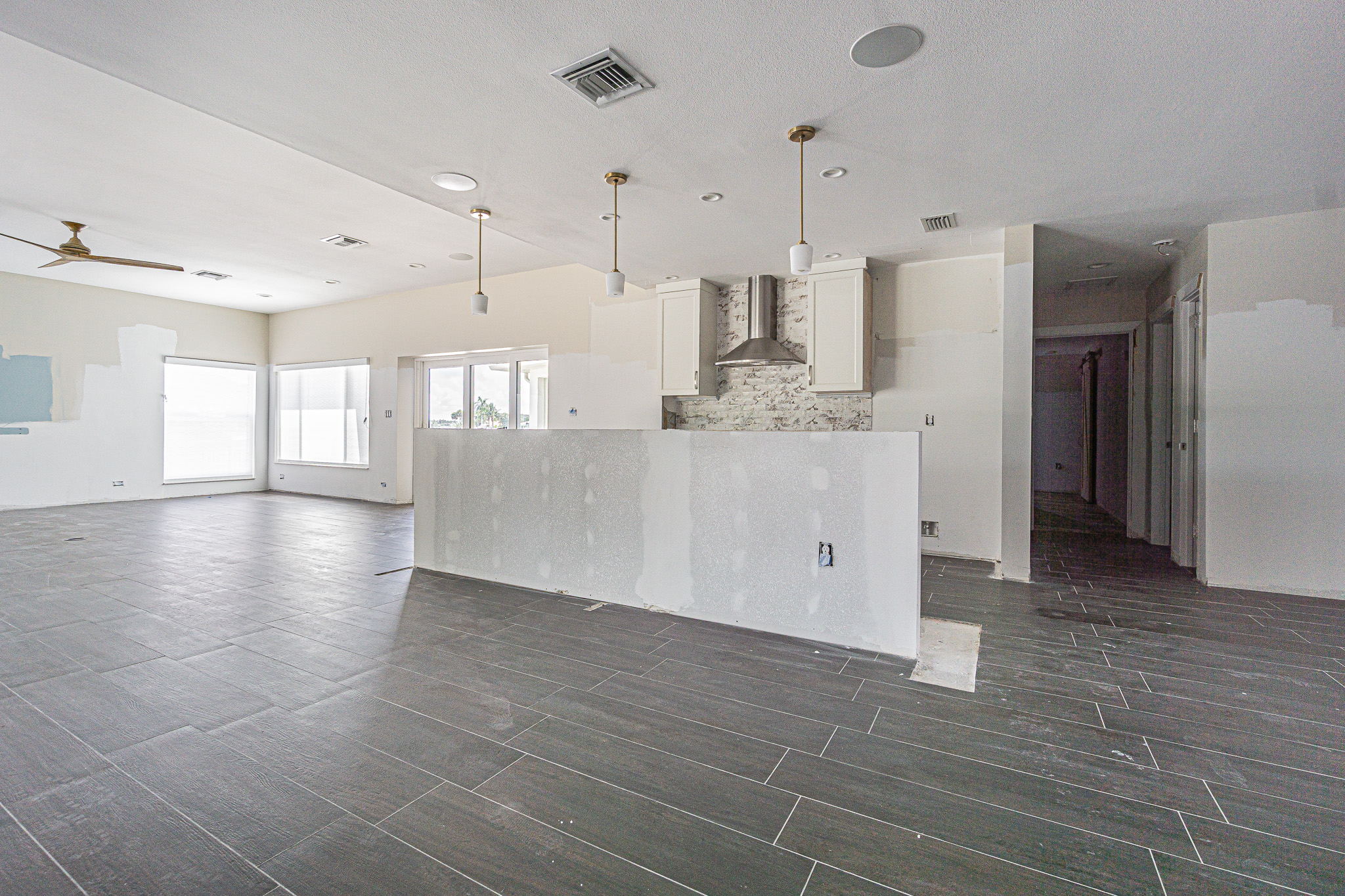 St. Petersburg, Florida, 33704, United States, 4 Bedrooms Bedrooms, ,3 BathroomsBathrooms,Residential,For Sale,1979413