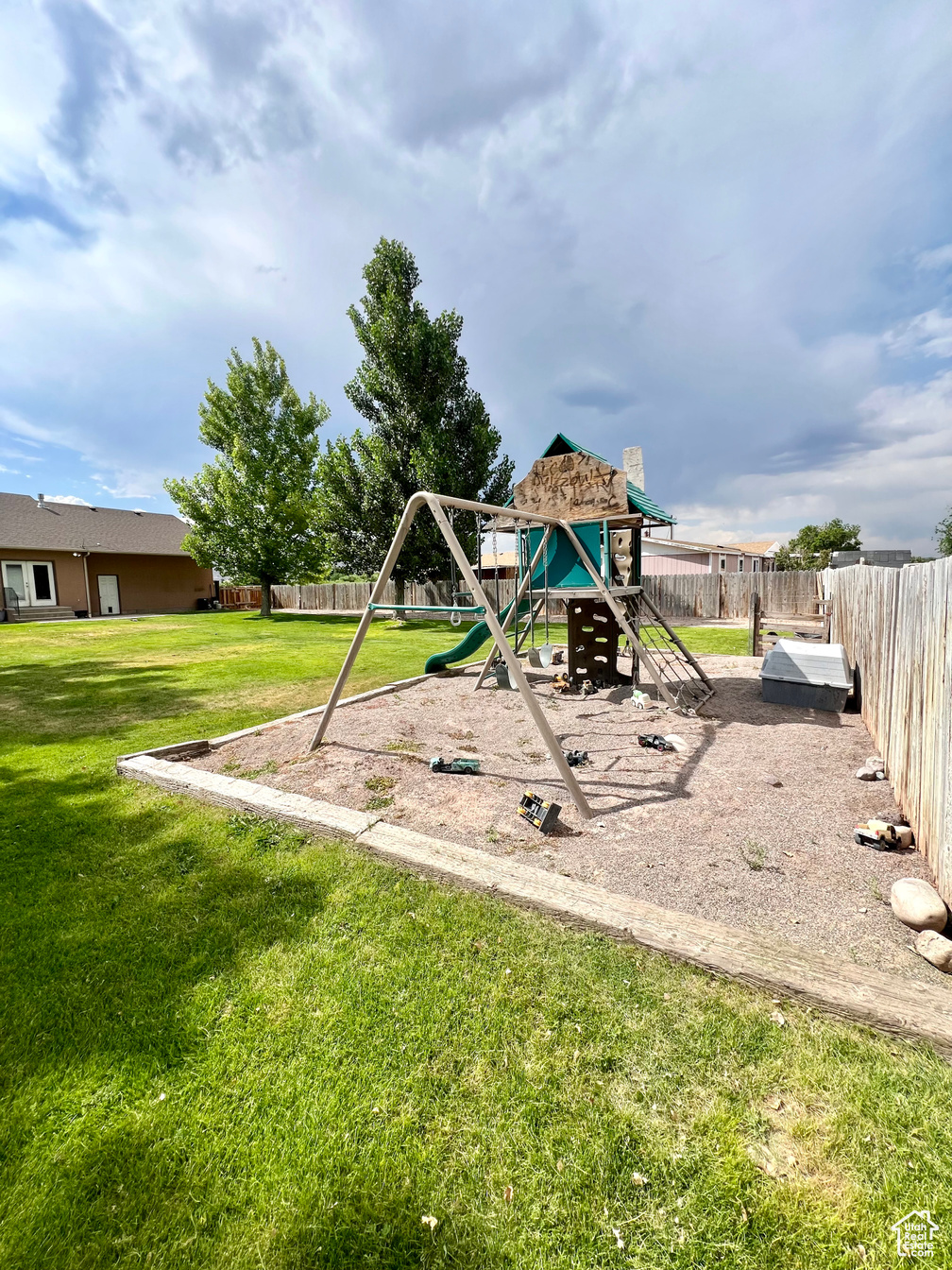 CENTRAL VALLEY, Utah, 84754, United States, 4 Bedrooms Bedrooms, ,3 BathroomsBathrooms,Residential,For Sale,1877350