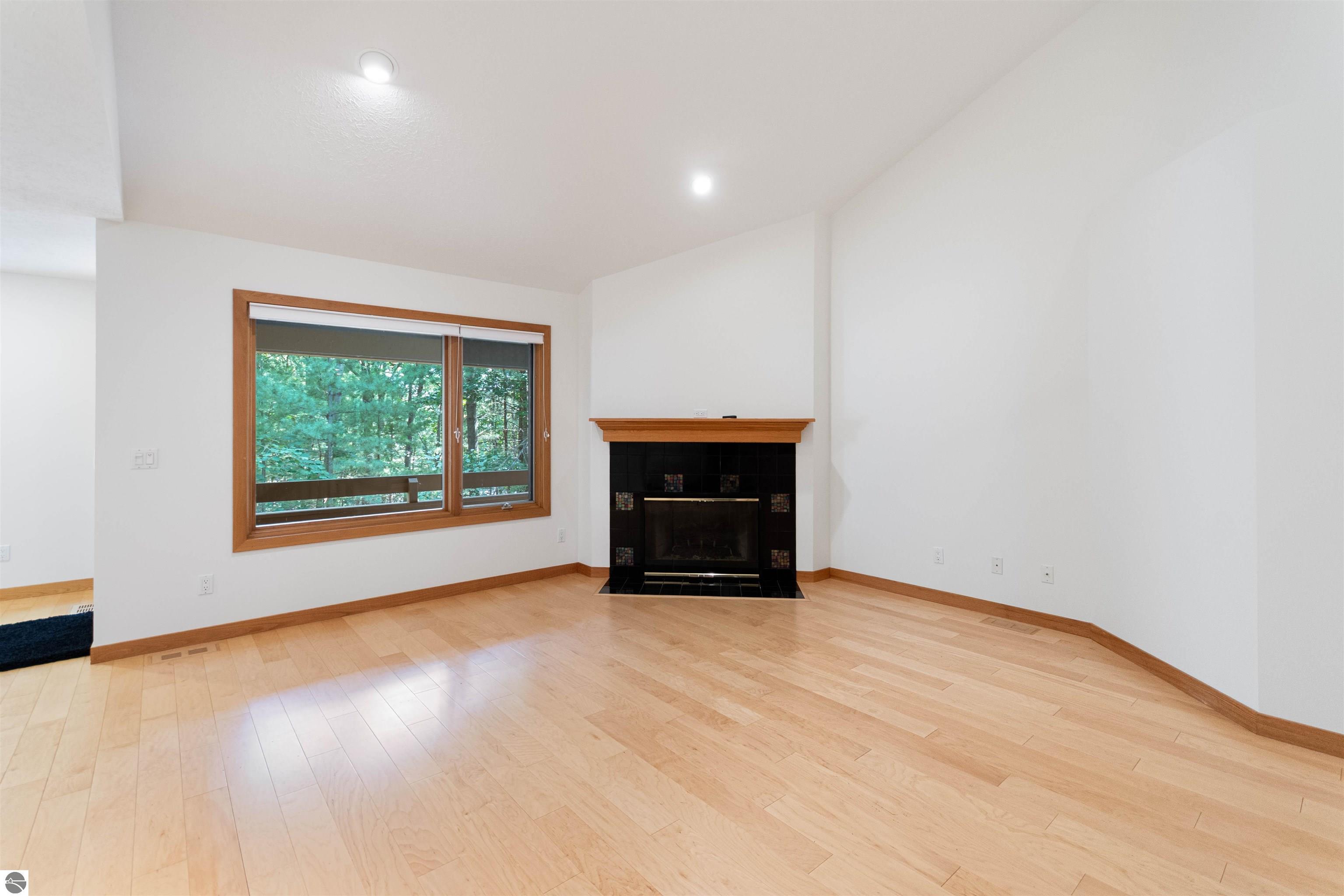 Traverse City, Michigan, 49686, United States, 3 Bedrooms Bedrooms, ,3 BathroomsBathrooms,Residential,For Sale,1942277