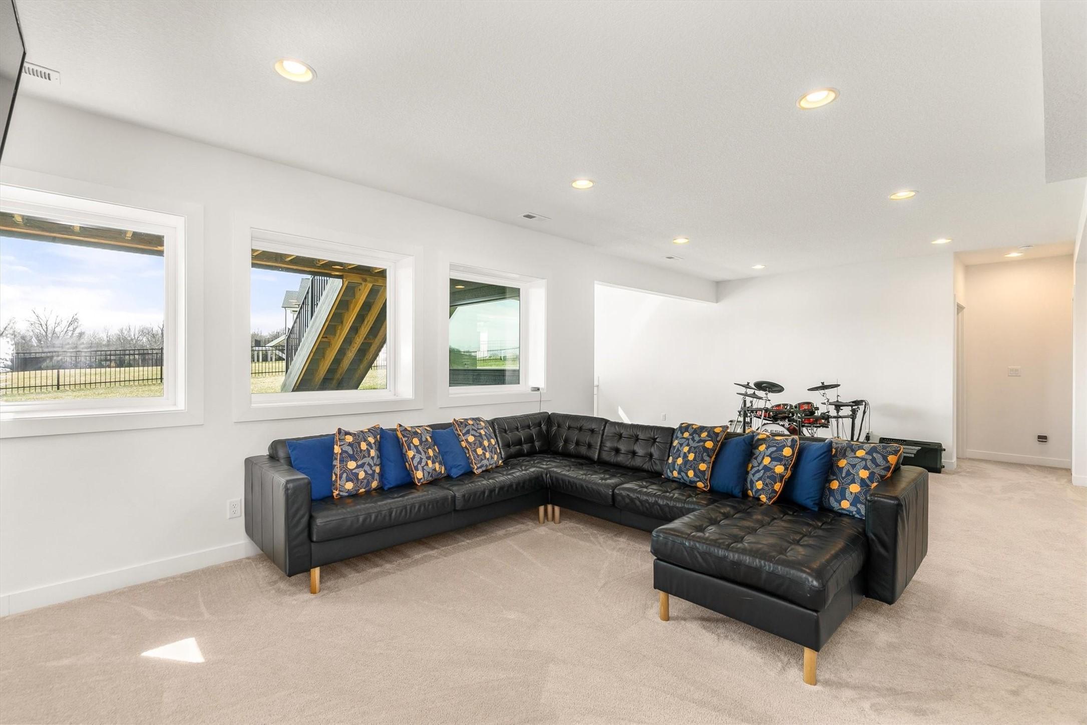 West Des Moines, Iowa, 50266, United States, 5 Bedrooms Bedrooms, ,5 BathroomsBathrooms,Residential,For Sale,2030247