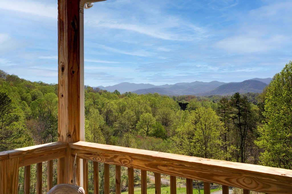Hayesville, North Carolina, 28904, United States, 3 Bedrooms Bedrooms, ,4 BathroomsBathrooms,Residential,For Sale,1924483