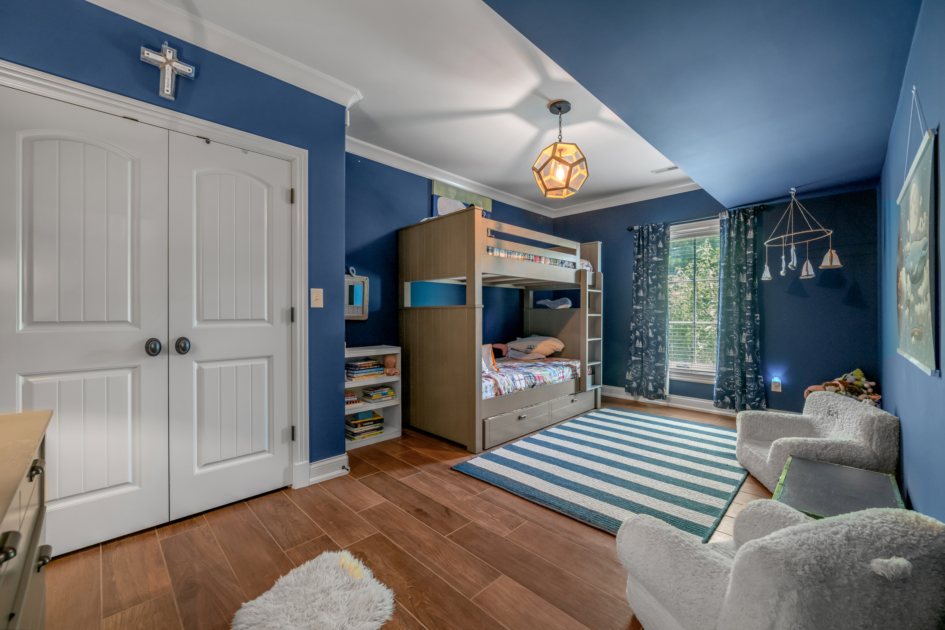  111 Roseburg Way - 物件實景