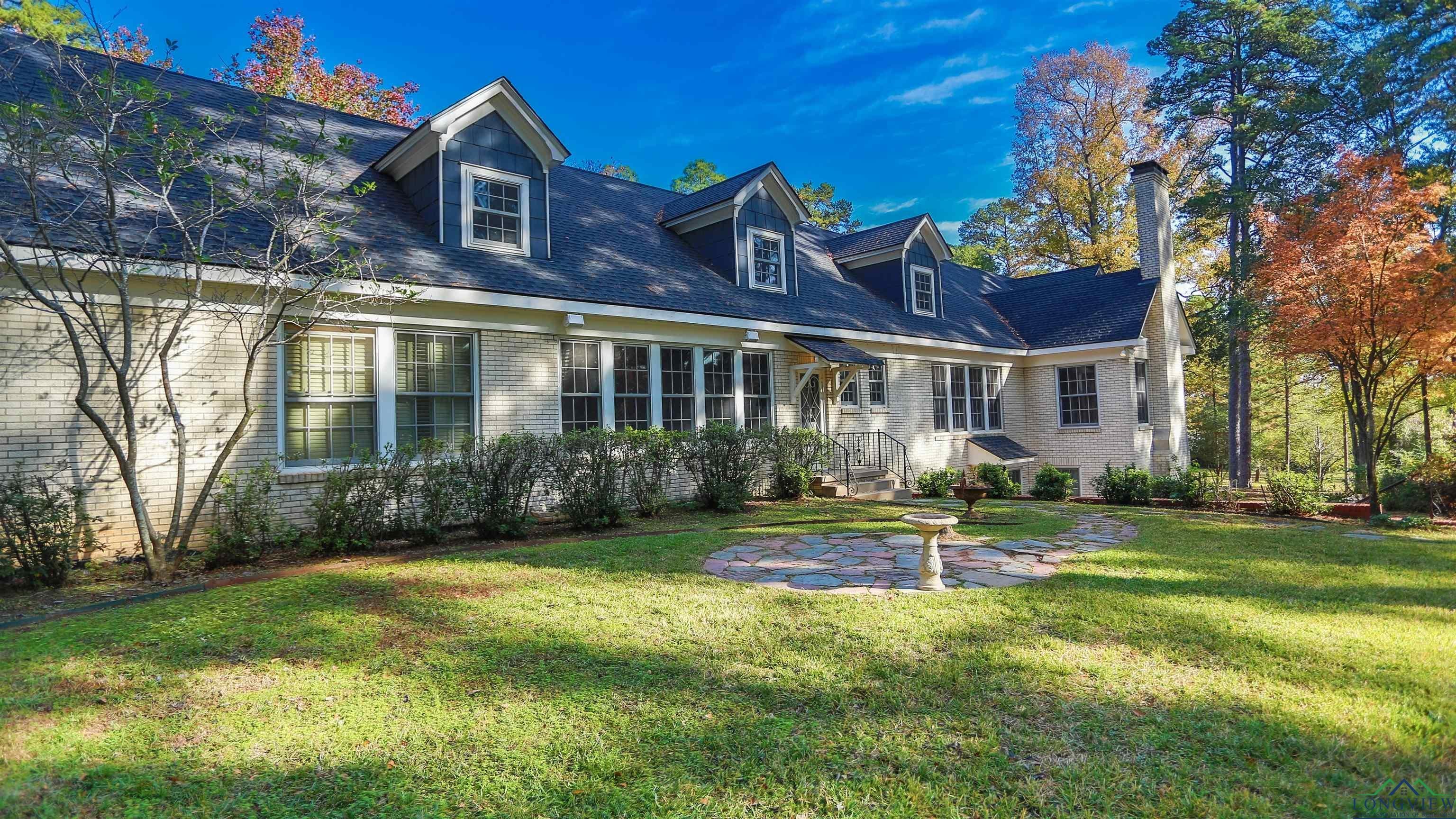 Marshall, Texas, 75670, United States, 5 Bedrooms Bedrooms, ,5 BathroomsBathrooms,Residential,For Sale,1943328