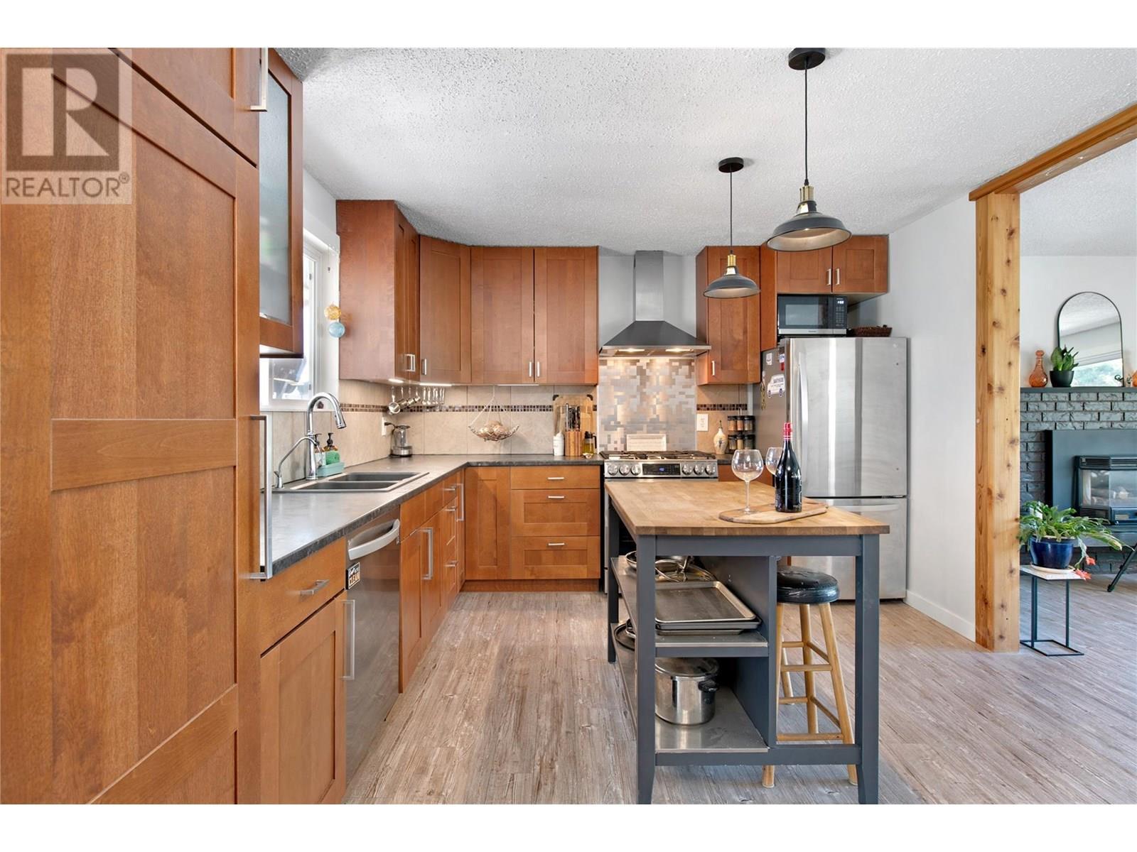 LAKE COUNTRY, British Columbia, V4V 1W2, CA, 4 Bedrooms Bedrooms, ,2 BathroomsBathrooms,Residential,For Sale,1896793