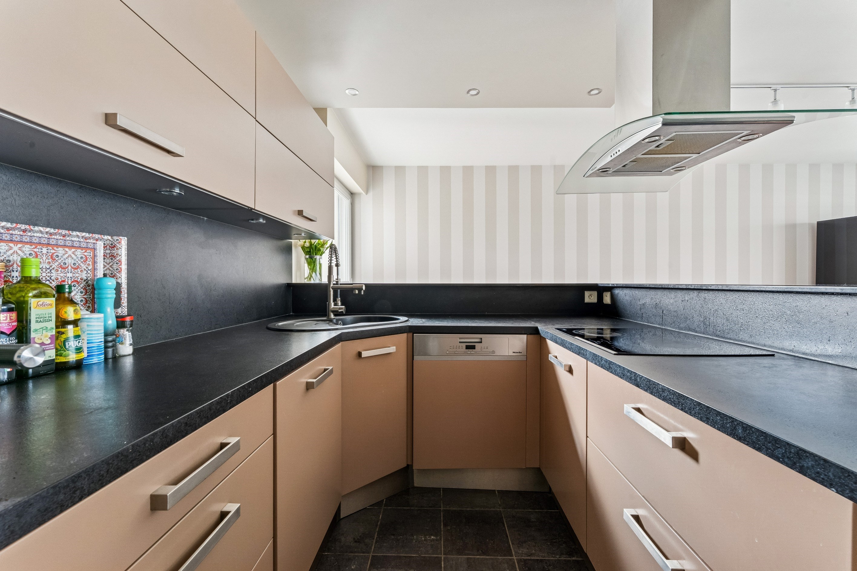  Elegant Apartment with Terrace – Neuilly-sur-Seine - 物件實景