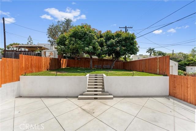Los Angeles, California, 90043, United States, 3 Bedrooms Bedrooms, ,2 BathroomsBathrooms,Residential,For Sale,1909410