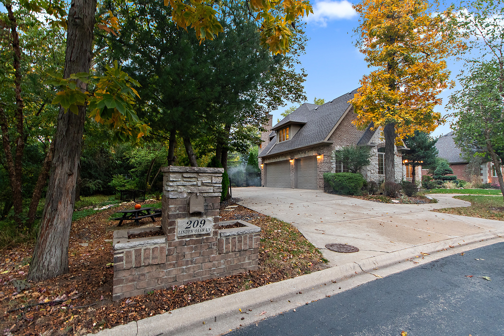 New Lenox, Illinois, 60451, United States, 4 Bedrooms Bedrooms, ,3 BathroomsBathrooms,Residential,For Sale,1974634