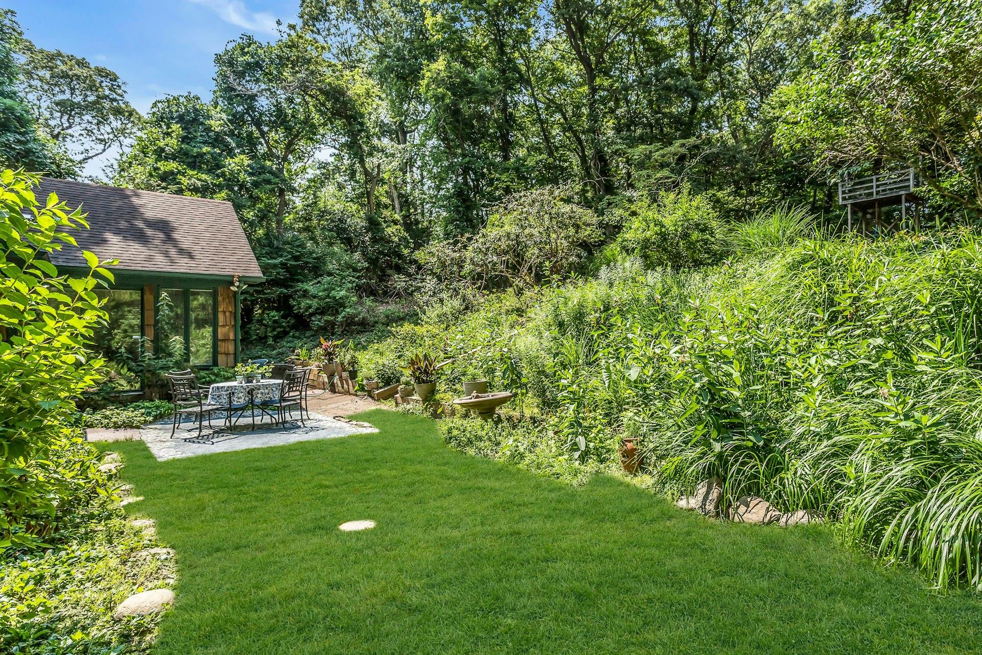 Northport, New York, 11768, United States, 3 Bedrooms Bedrooms, ,2 BathroomsBathrooms,Residential,For Sale,1892901