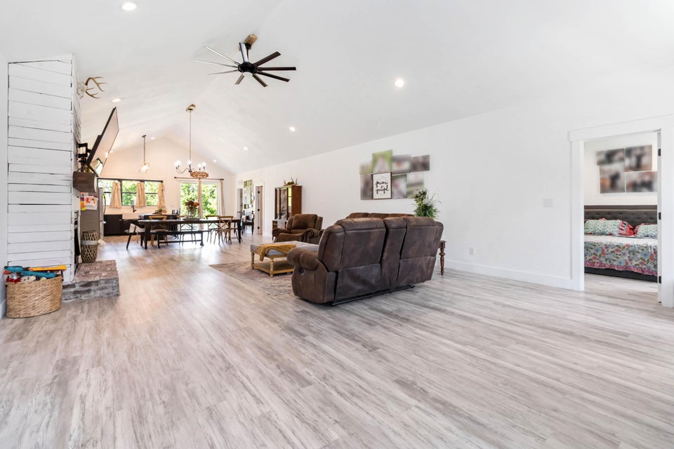 Stanford, Kentucky, 40484, United States, 4 Bedrooms Bedrooms, ,2 BathroomsBathrooms,Residential,For Sale,1916356