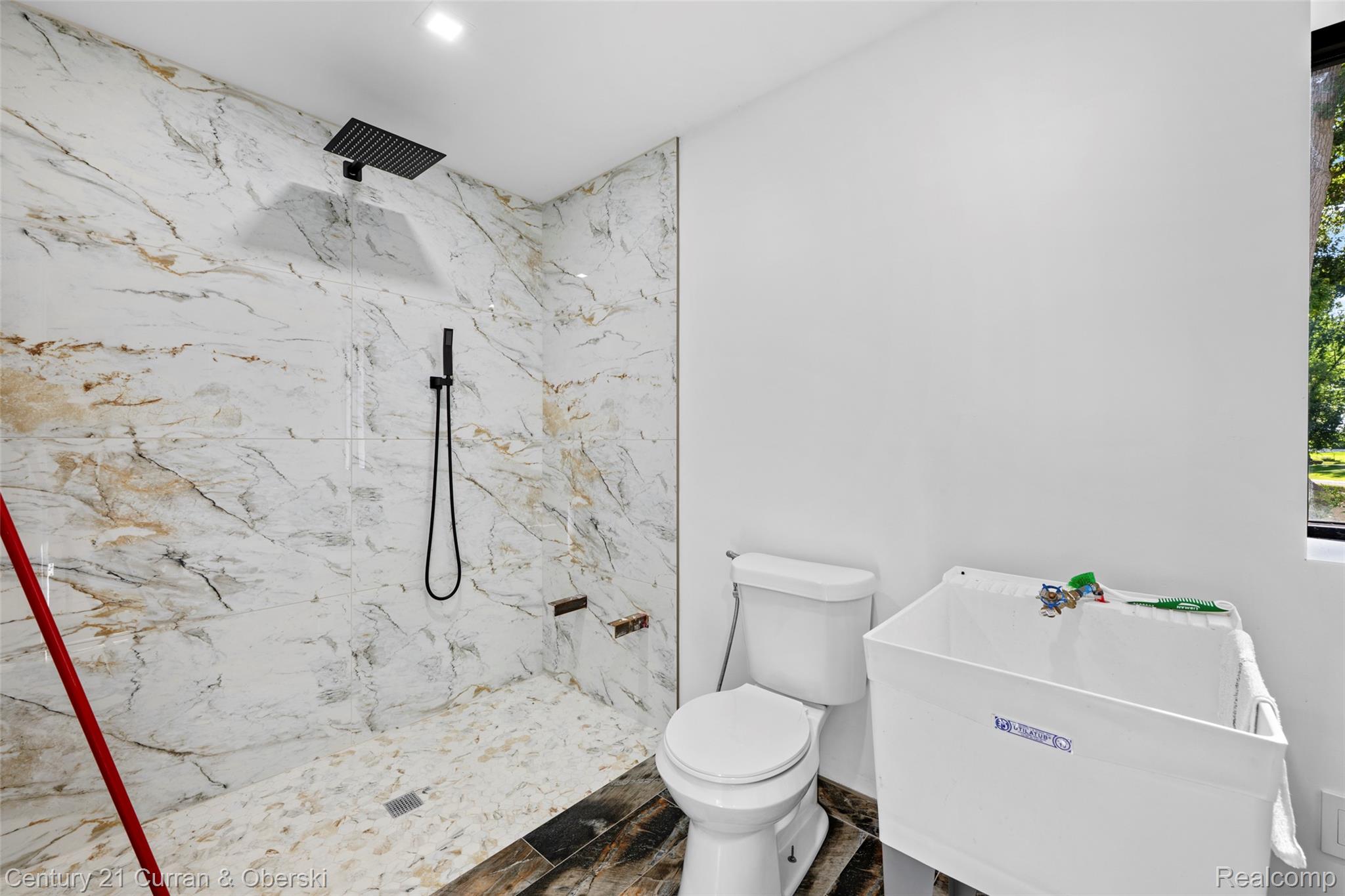 Farmington, Michigan, 48334, United States, 7 Bedrooms Bedrooms, ,8 BathroomsBathrooms,Residential,For Sale,1980731