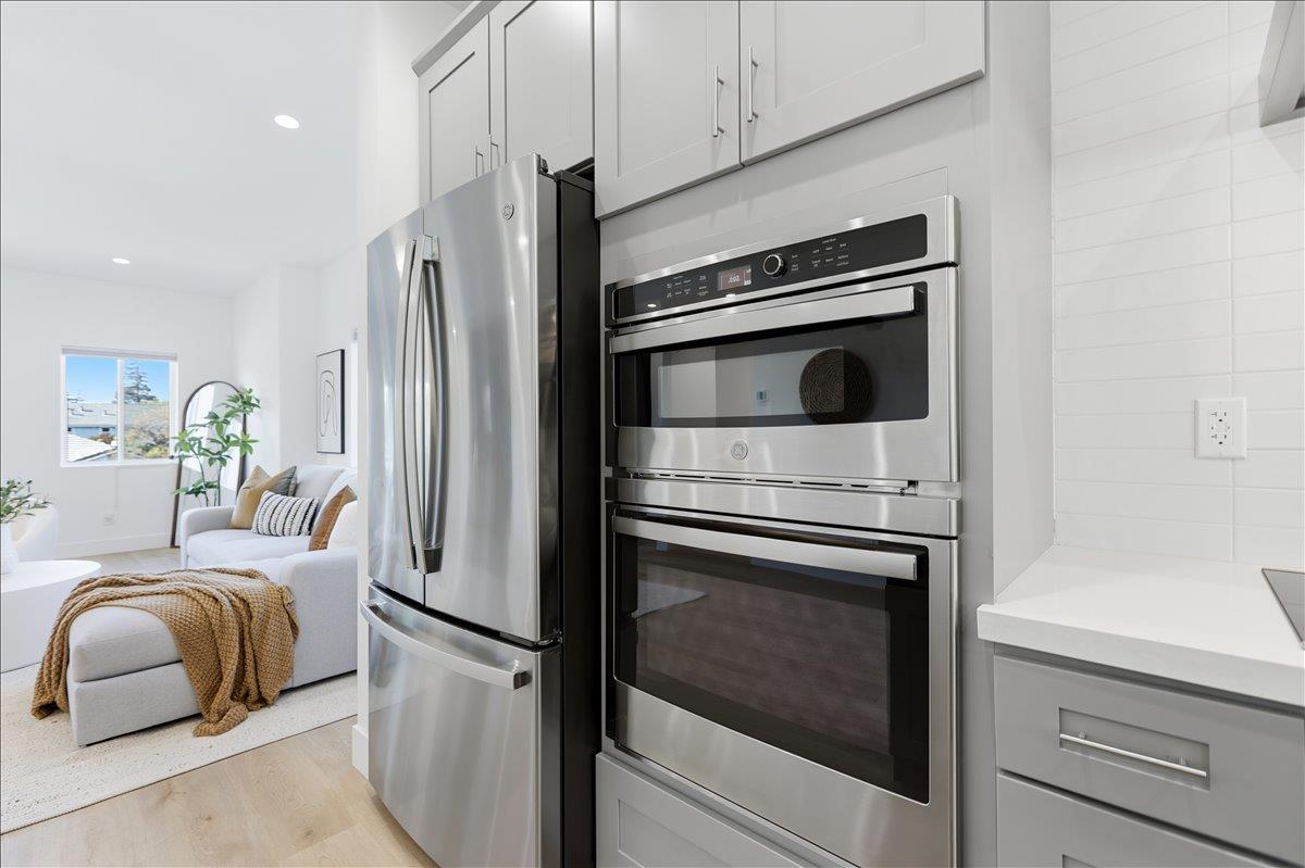 Mountain View, California, 94043, United States, 4 Bedrooms Bedrooms, ,4 BathroomsBathrooms,Residential,For Sale,1989678