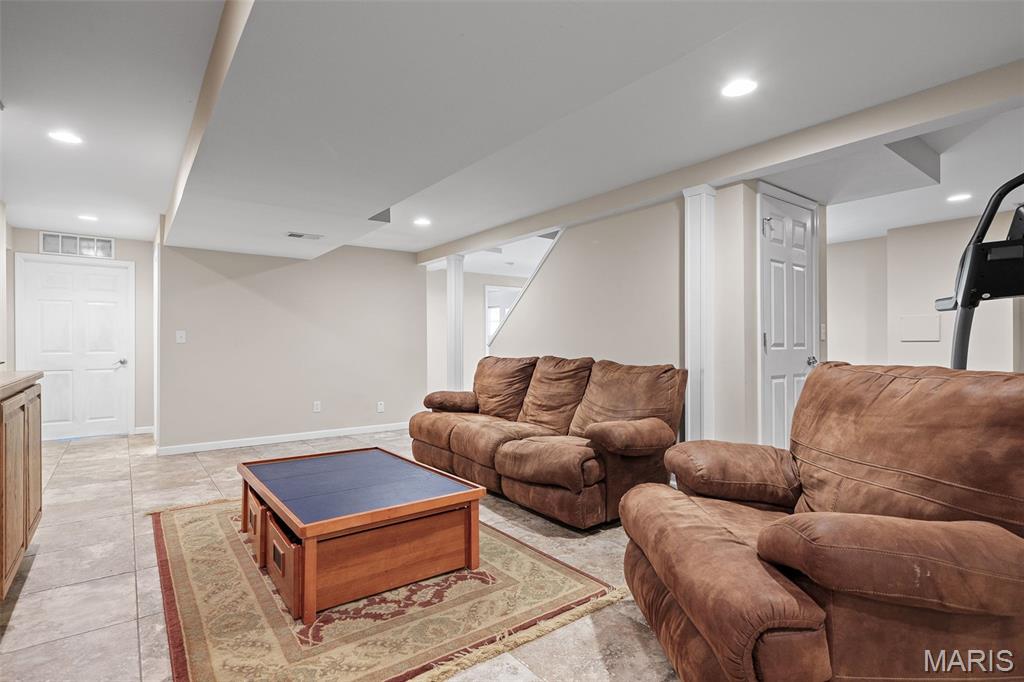 Chesterfield, Missouri, 63017, United States, ,Residential,For Sale,1941013