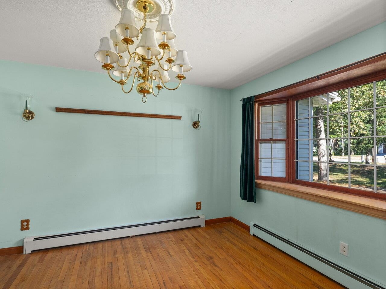 Essex, Vermont, 05452, United States, 4 Bedrooms Bedrooms, ,2 BathroomsBathrooms,Residential,For Sale,1927530