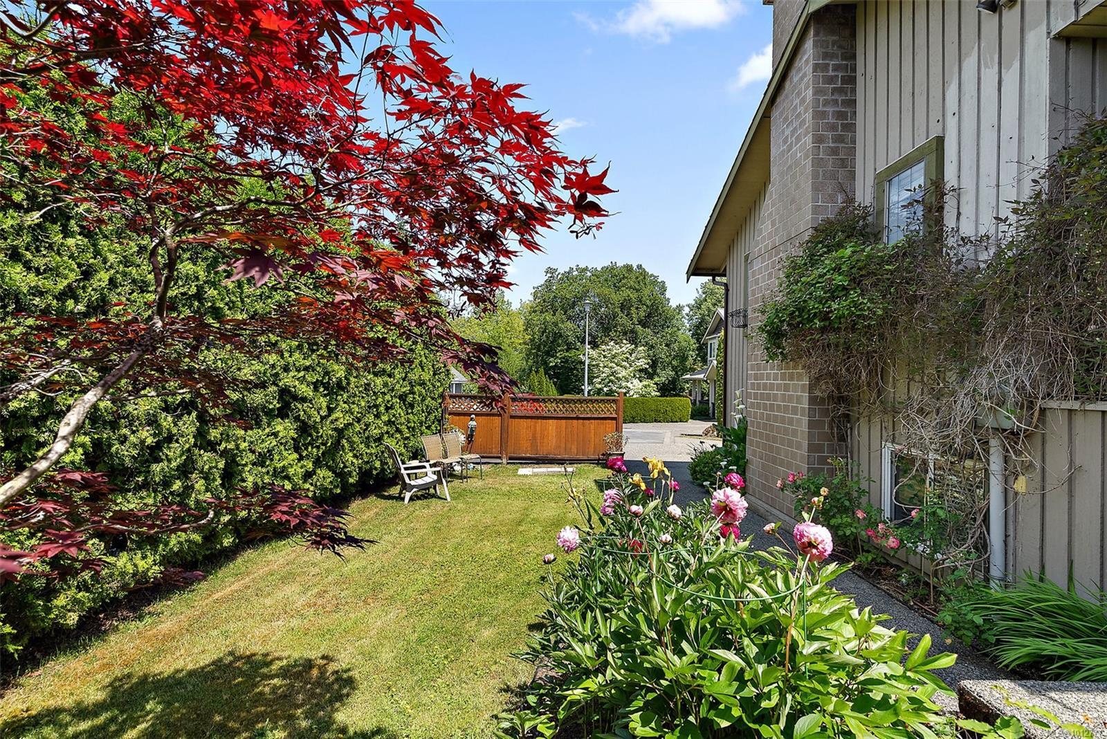 VIEW ROYAL, British Columbia, V9B 6N7, CA, 5 Bedrooms Bedrooms, ,Residential,For Sale,1951218