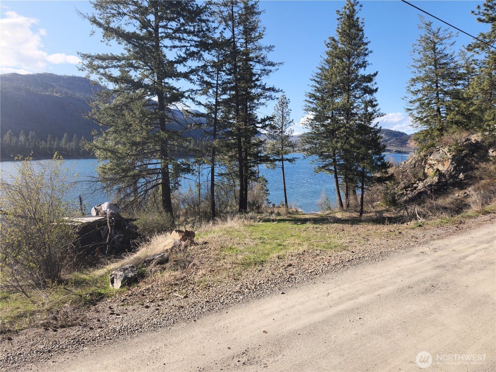 Oroville, Washington, 98844, United States, 2 Bedrooms Bedrooms, ,Residential,For Sale,2001782