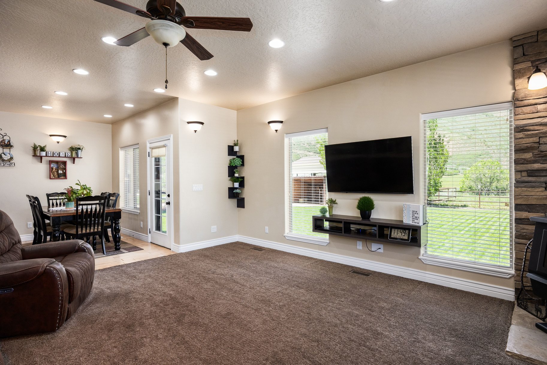  4,000+ SF Home, 1 Acre, Duchesne River Fly Fishing Easement - 物件實景