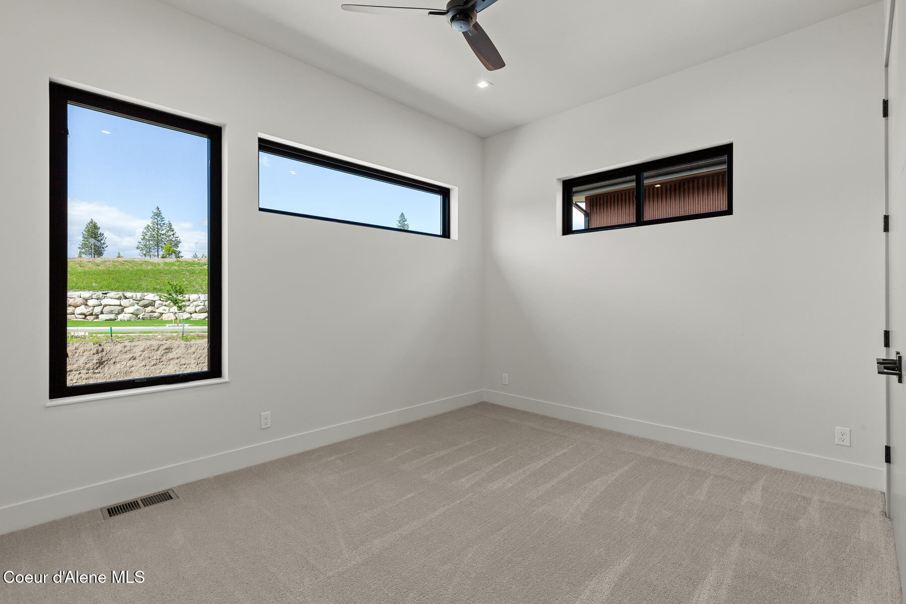 Coeur d'Alene, Idaho, 83814, United States, 3 Bedrooms Bedrooms, ,4 BathroomsBathrooms,Residential,For Sale,1823259