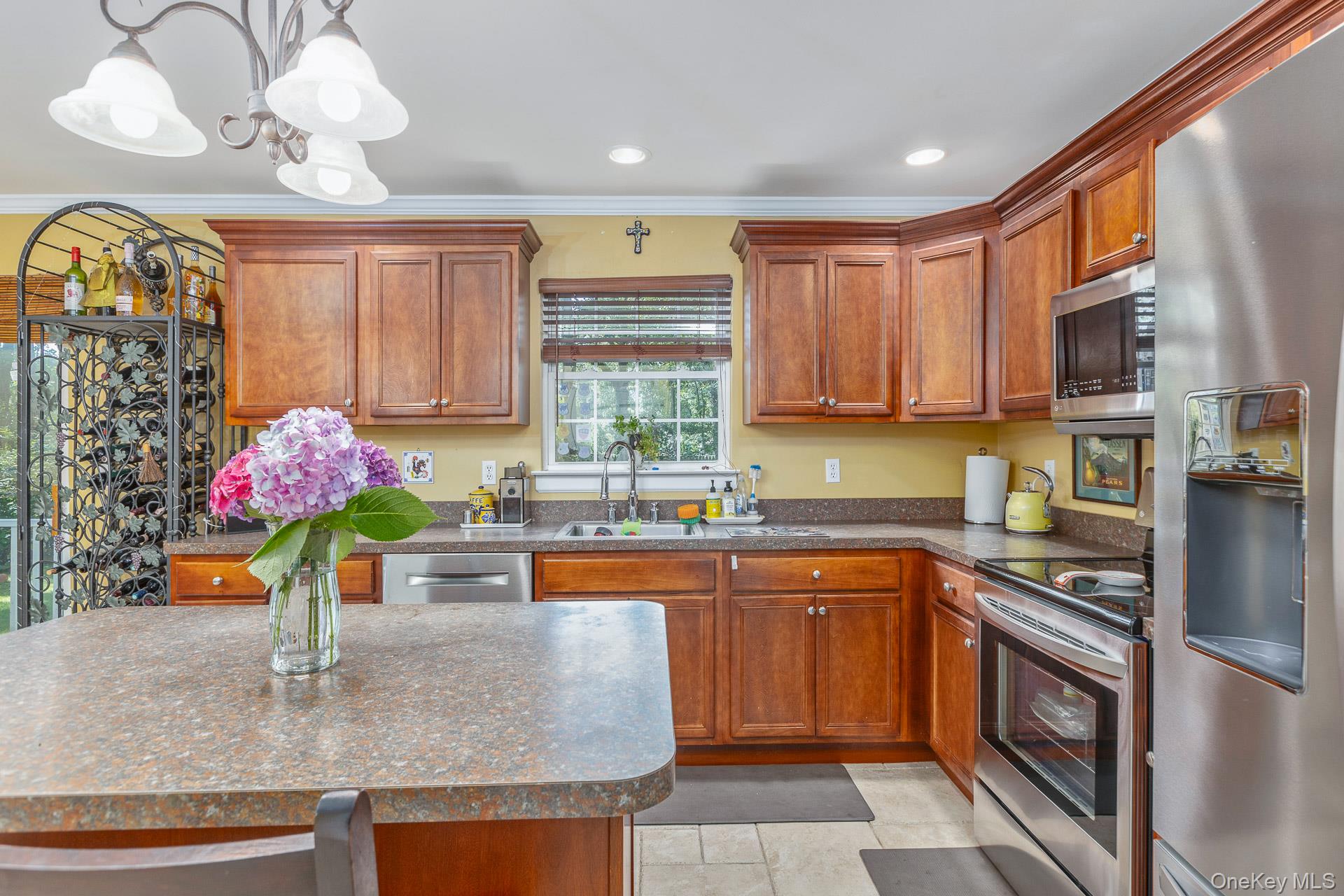 Shirley, New York, 11967, United States, 4 Bedrooms Bedrooms, ,3 BathroomsBathrooms,Residential,For Sale,1992037