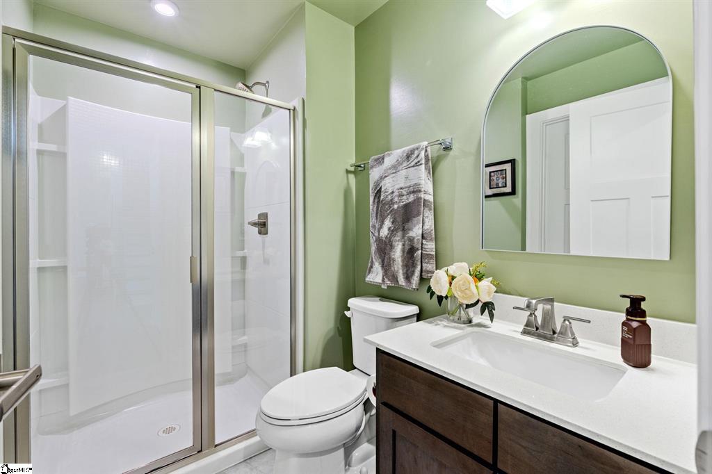 Greenville, South Carolina, 29607, United States, 6 Bedrooms Bedrooms, ,4 BathroomsBathrooms,Residential,For Sale,1986555