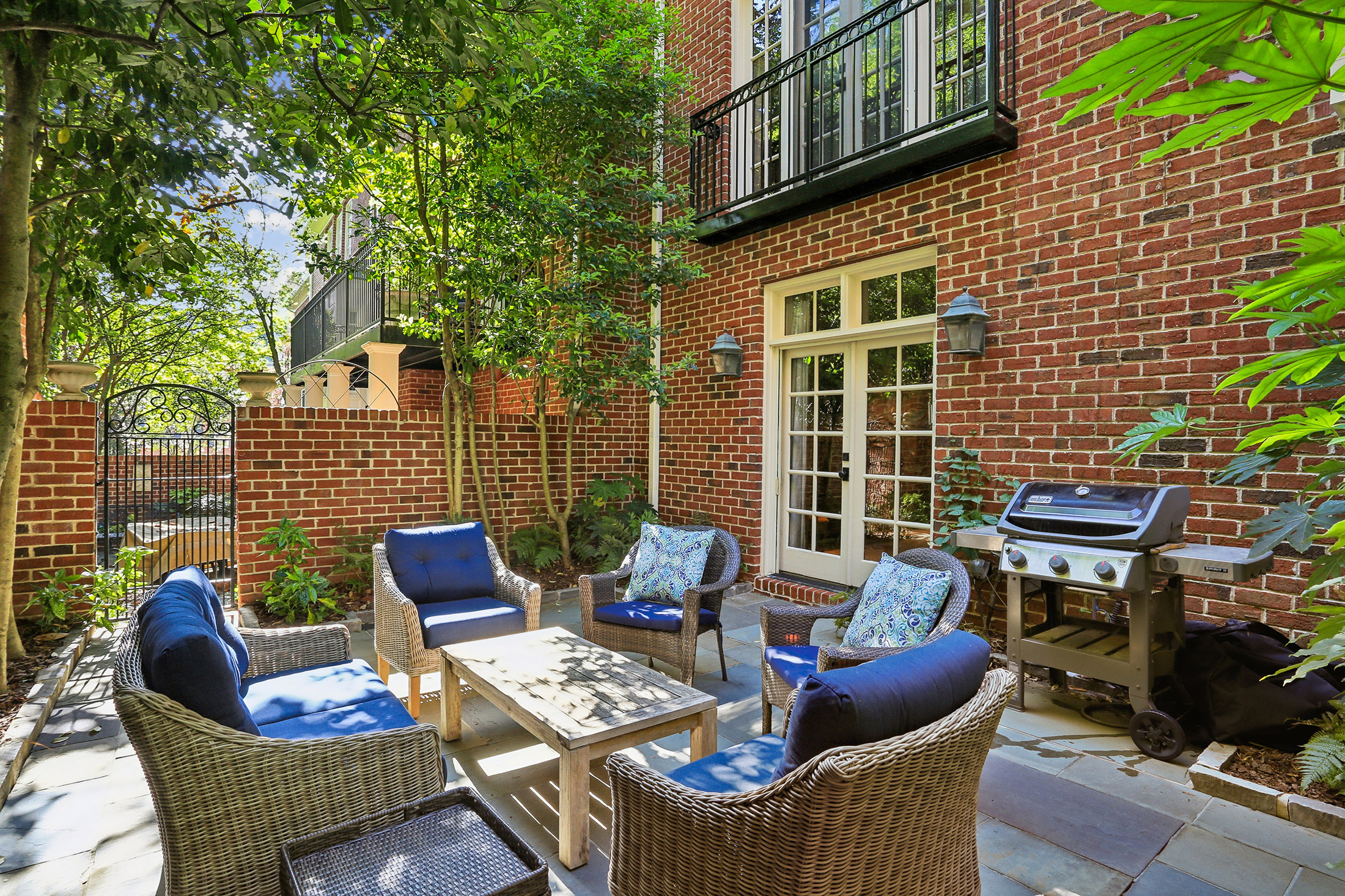  Exceptional Garden Hills Townhome Combines Luxury, Location and Lifestyle - 物件實景