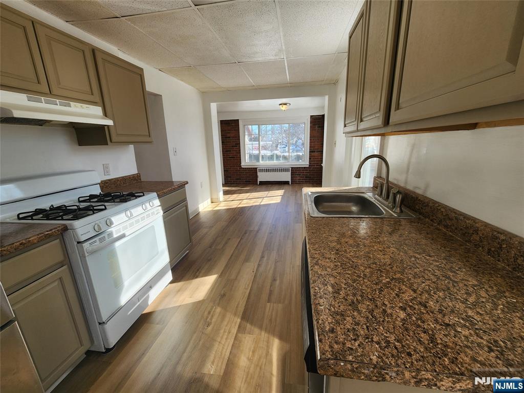 Lyndhurst, New Jersey, 07071, United States, 3 Bedrooms Bedrooms, ,2 BathroomsBathrooms,Residential,For Sale,2012579