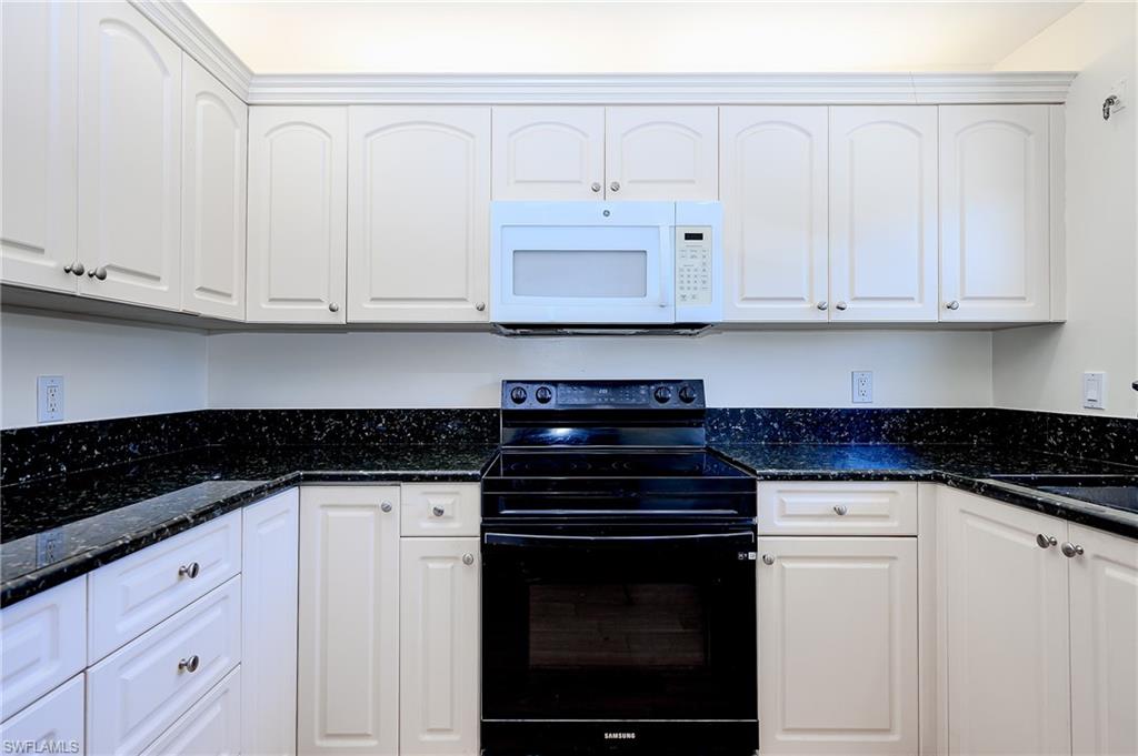 Naples, Florida, 34102, United States, 2 Bedrooms Bedrooms, ,2 BathroomsBathrooms,Residential,For Sale,1867341