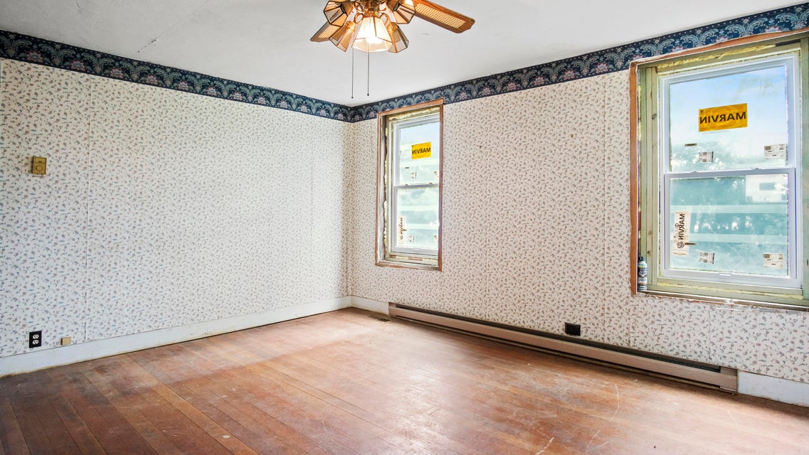 Peace Valley, Missouri, 65788, United States, 5 Bedrooms Bedrooms, ,1 BathroomBathrooms,Residential,For Sale,1980940