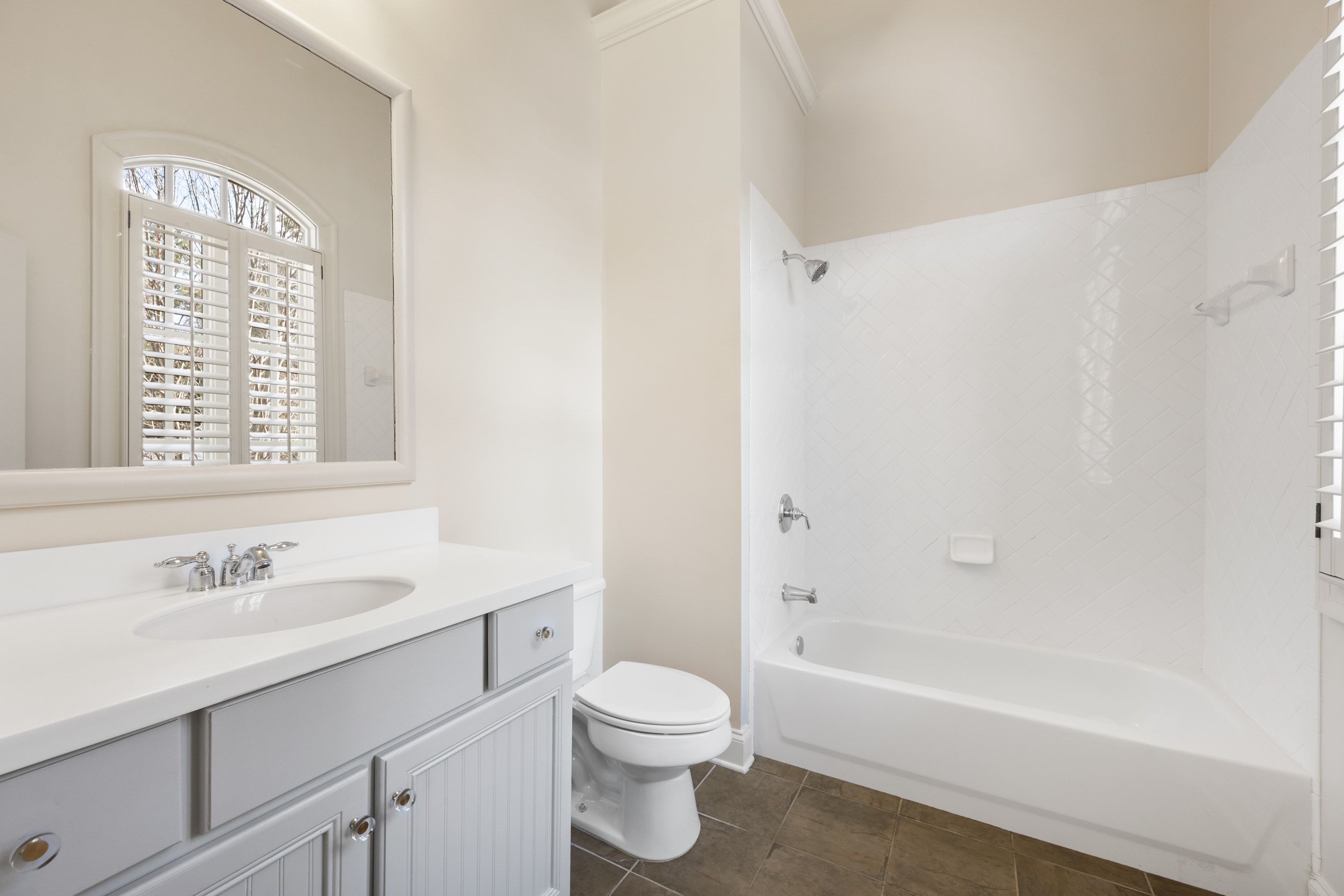  Move-in Ready Home Offers Exceptional Space, Comfort, and Craftsmanship - 物件實景