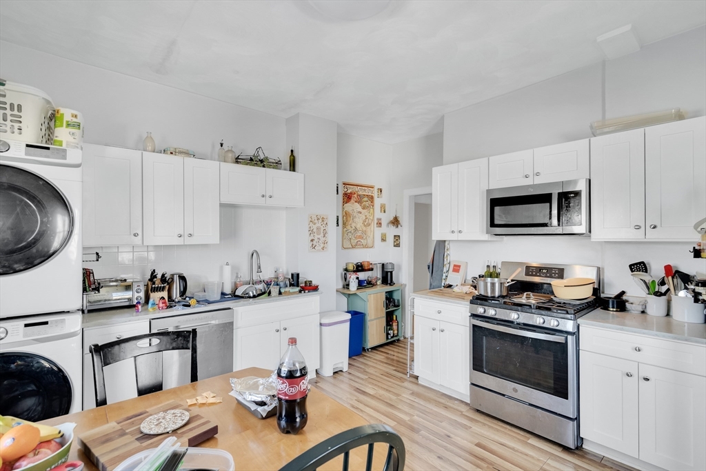 Boston, Massachusetts, 02135, United States, 9 Bedrooms Bedrooms, ,3 BathroomsBathrooms,Residential,For Sale,1896831
