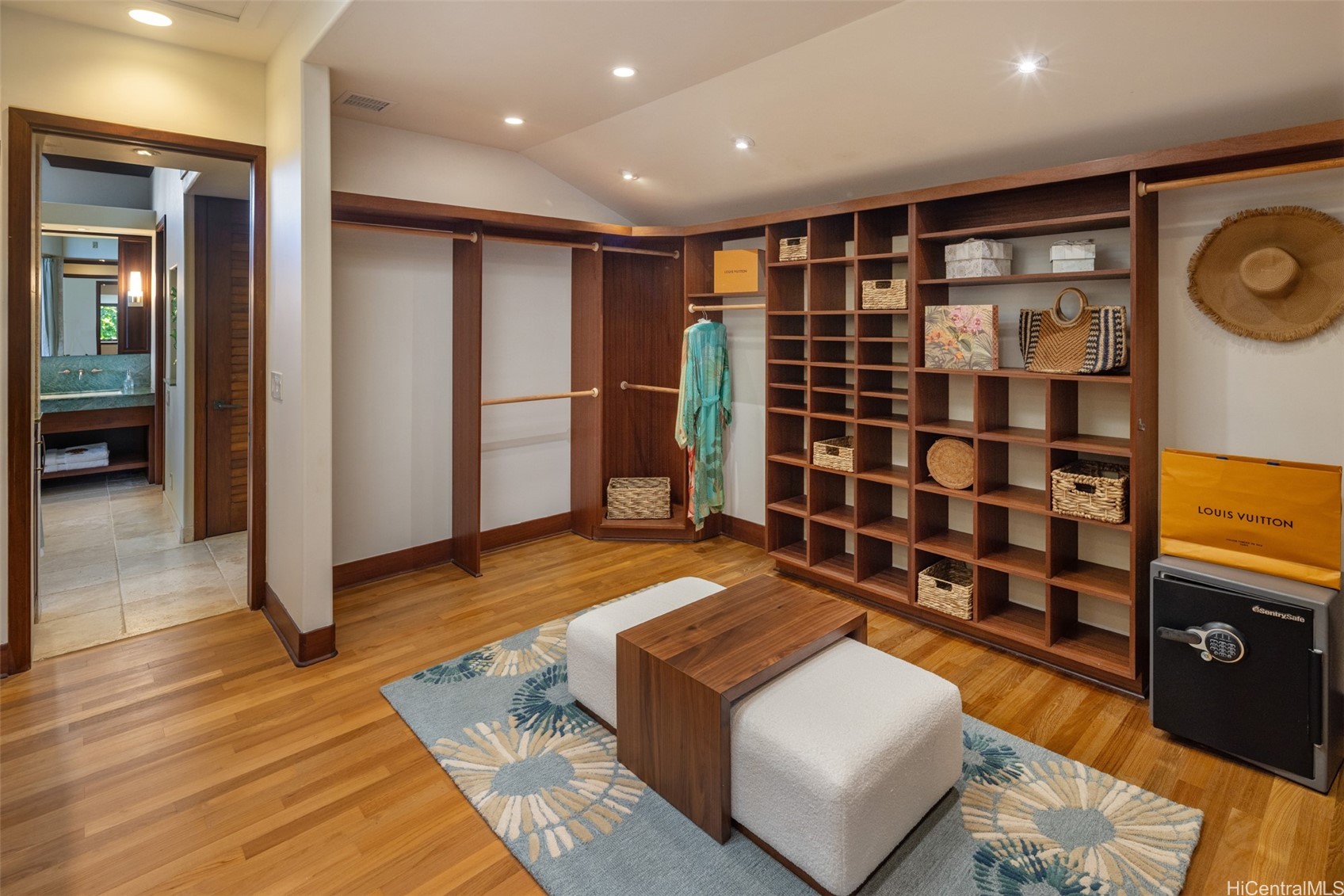 Kailua, Hawaii, 96734, United States, 5 Bedrooms Bedrooms, ,5 BathroomsBathrooms,Residential,For Sale,1948431