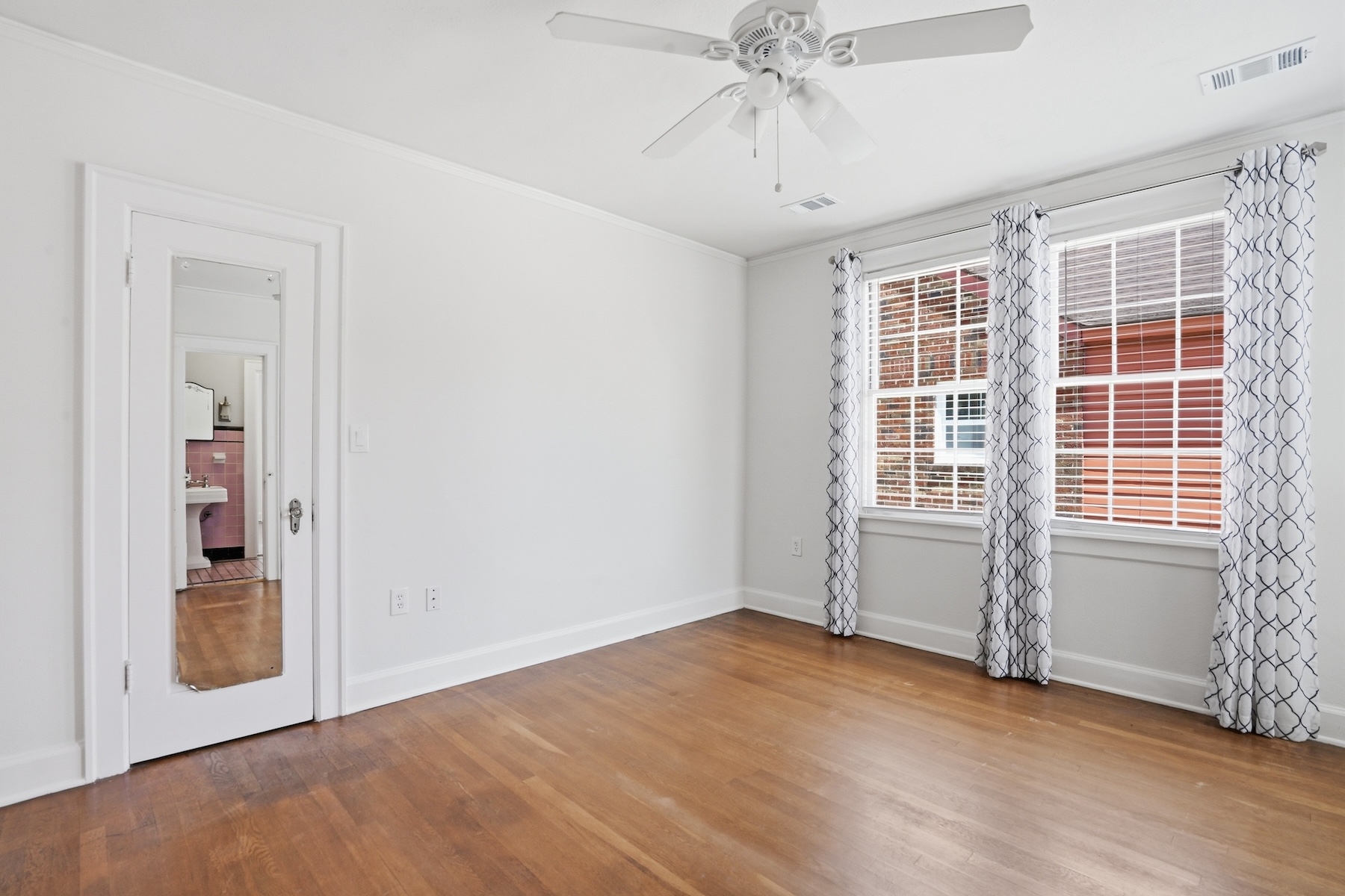  Charming Brick Bungalow in Ardsley Park with Modern Updates - 物件實景