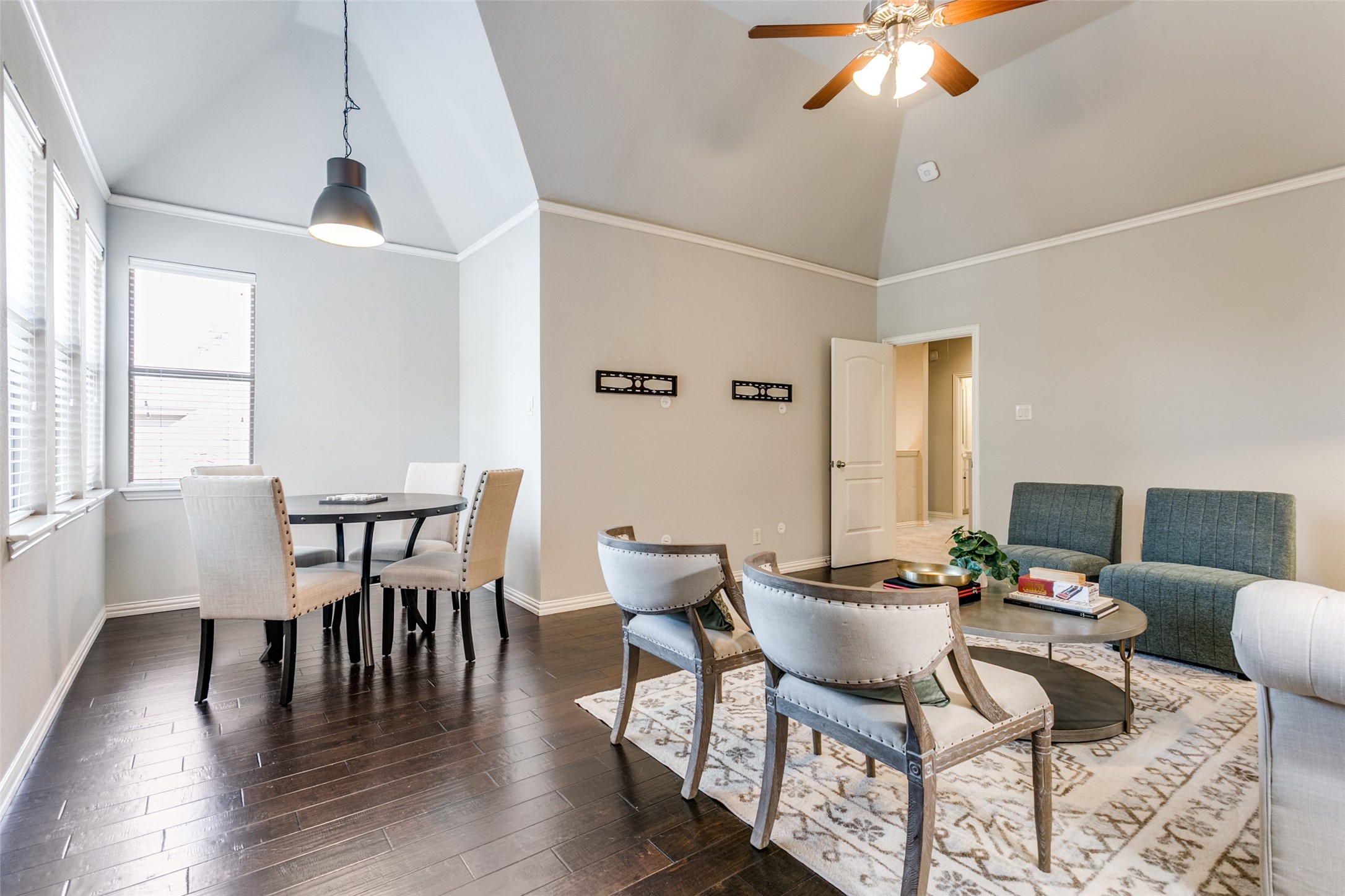 Grapevine, Texas, 76092, United States, 4 Bedrooms Bedrooms, ,3 BathroomsBathrooms,Residential,For Sale,1951115