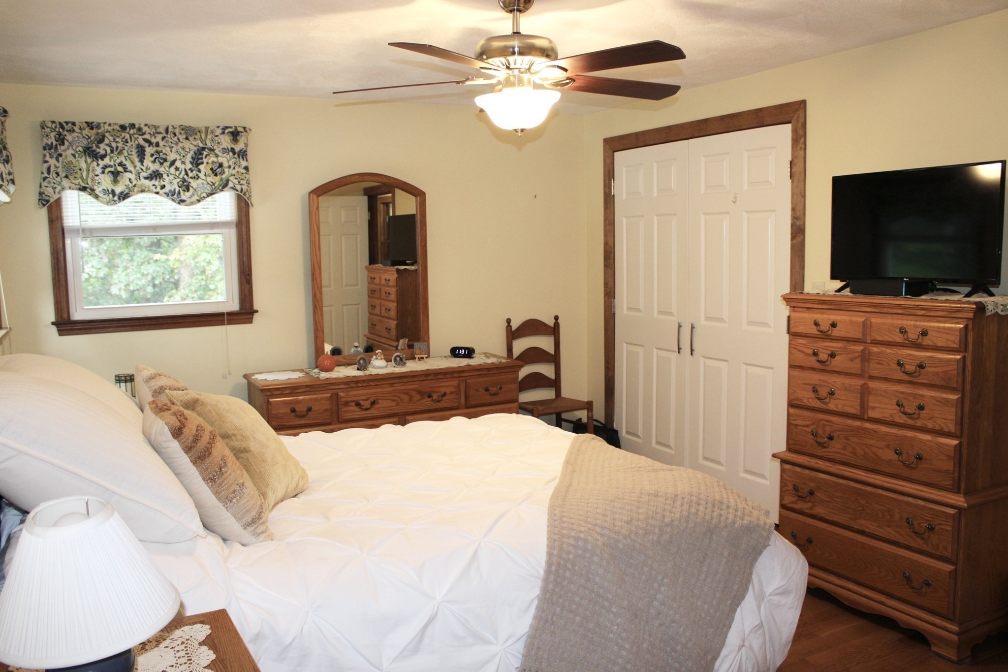 Woburn, Massachusetts, 01801, United States, 4 Bedrooms Bedrooms, ,2 BathroomsBathrooms,Residential,For Sale,1979204