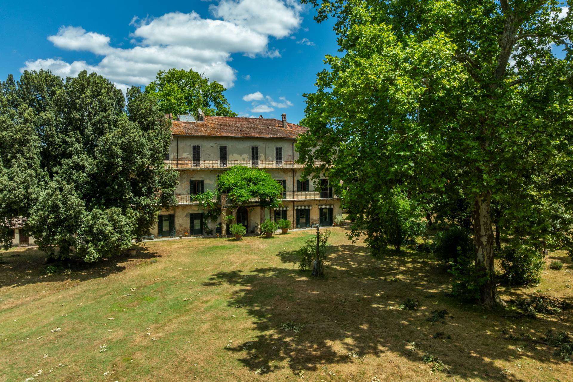 Perugia, Perugia, 06100, IT, 18 Bedrooms Bedrooms, ,5 BathroomsBathrooms,Residential,For Sale,1907420