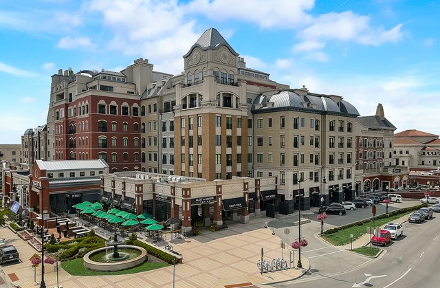 Carmel, Indiana, 46032, United States, 3 Bedrooms Bedrooms, ,4 BathroomsBathrooms,Residential,For Sale,2000560